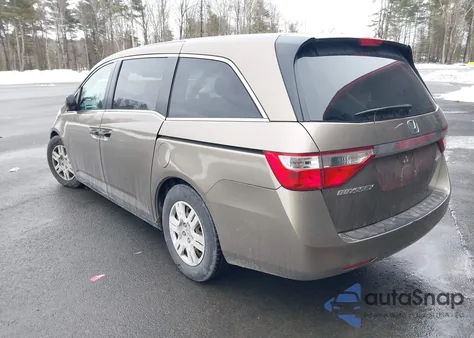 2013 Honda Odyssey Lx z USA, uszkodzony, nr VIN 5FNRL5H22DB037091